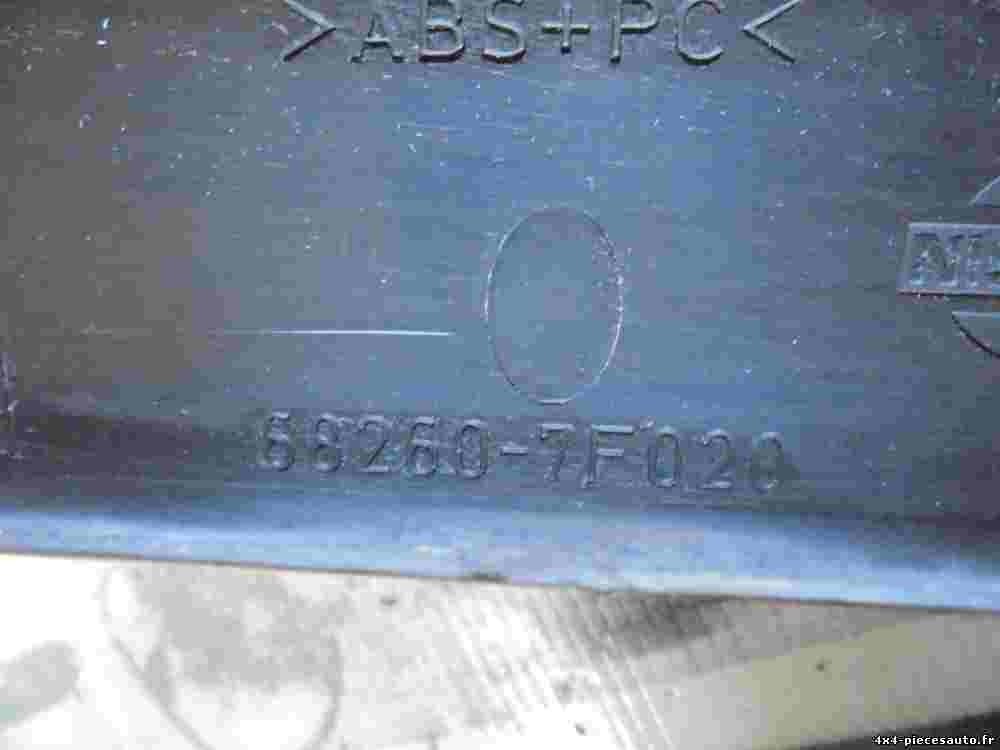 Mittelkonsole  Nissan Terrano Ford Maverick 682607F020  687500F000 682607F0A6