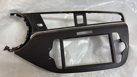 Armaturenbrett Mittelleiste Kia Ceed 2 II 84740A2360 84740-A2360 97410A2200
