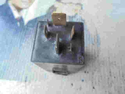 Glühkerzen Relais Volvo 340-360 90240651 90 240 651 51 216 801 51216801 12V