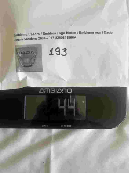 Emblem Logo hinten  / Dacia Logan Sandero 2004-2017 8200811906A