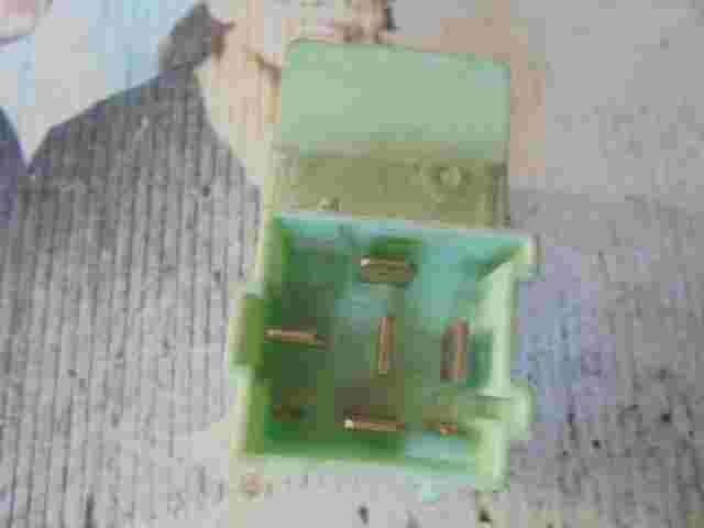 Relais Volvo 740 760 780 960 1363876 AISIN 03 71 301 011V 18051 G89L 12V1.3A+2W