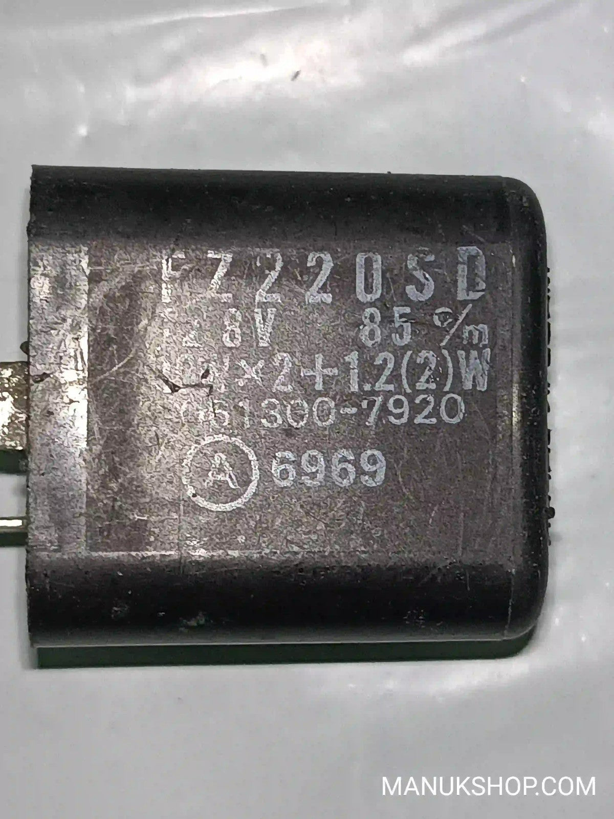 Blinker relais Yamaha Piaggio ZIP 50 FZ222SD 0613007920 061300-7920 10W×2+1.2(2)