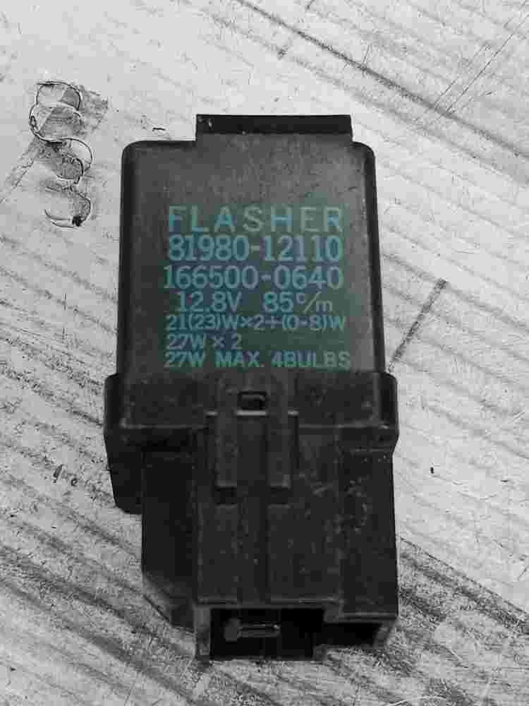 Blinkrelais Toyota 4 Runner Camry Corolla Celica T19 8198012110 1665000640