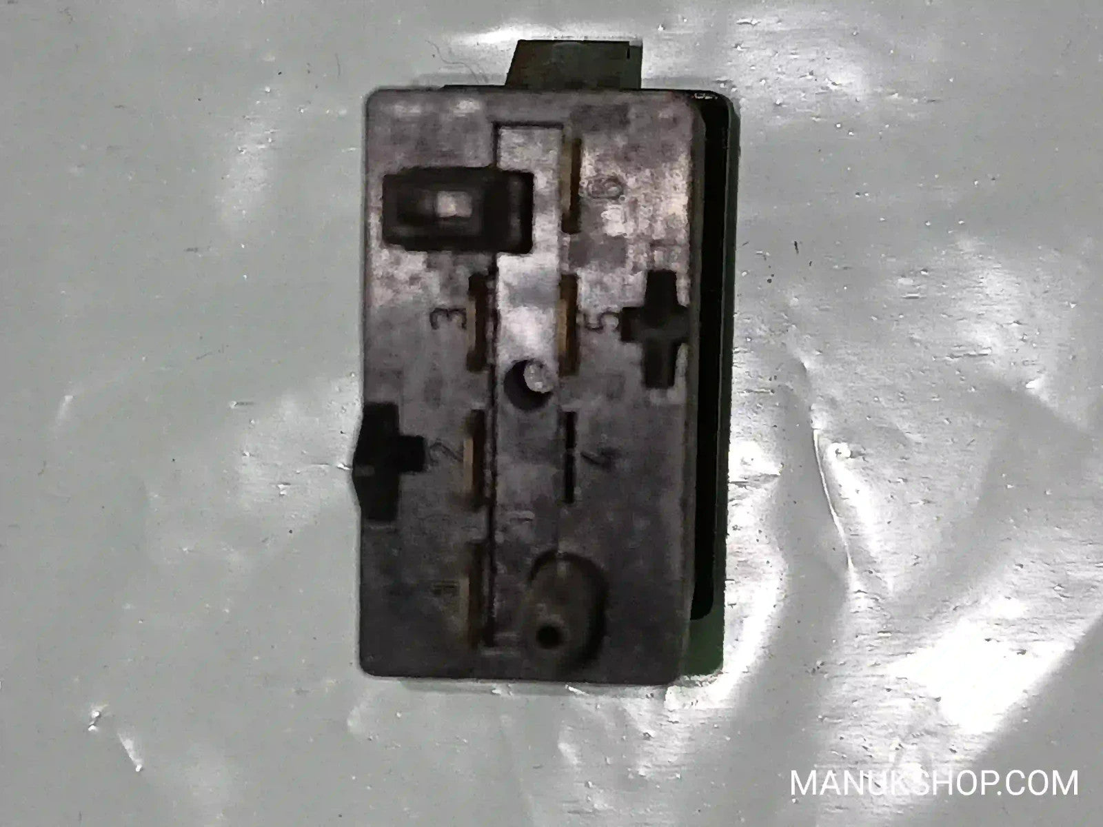 Heckscheibenheizung schalter Audi 80/90/100/200/V8/A6  4A0941503D 4A0 941 503 D