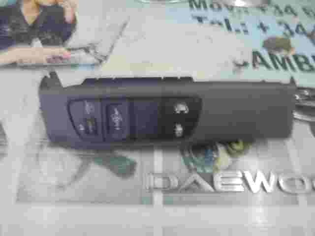 Lichtschalter Hyundai  93700G2110 93700-G2110 120021383 J08 4X 1812110000090