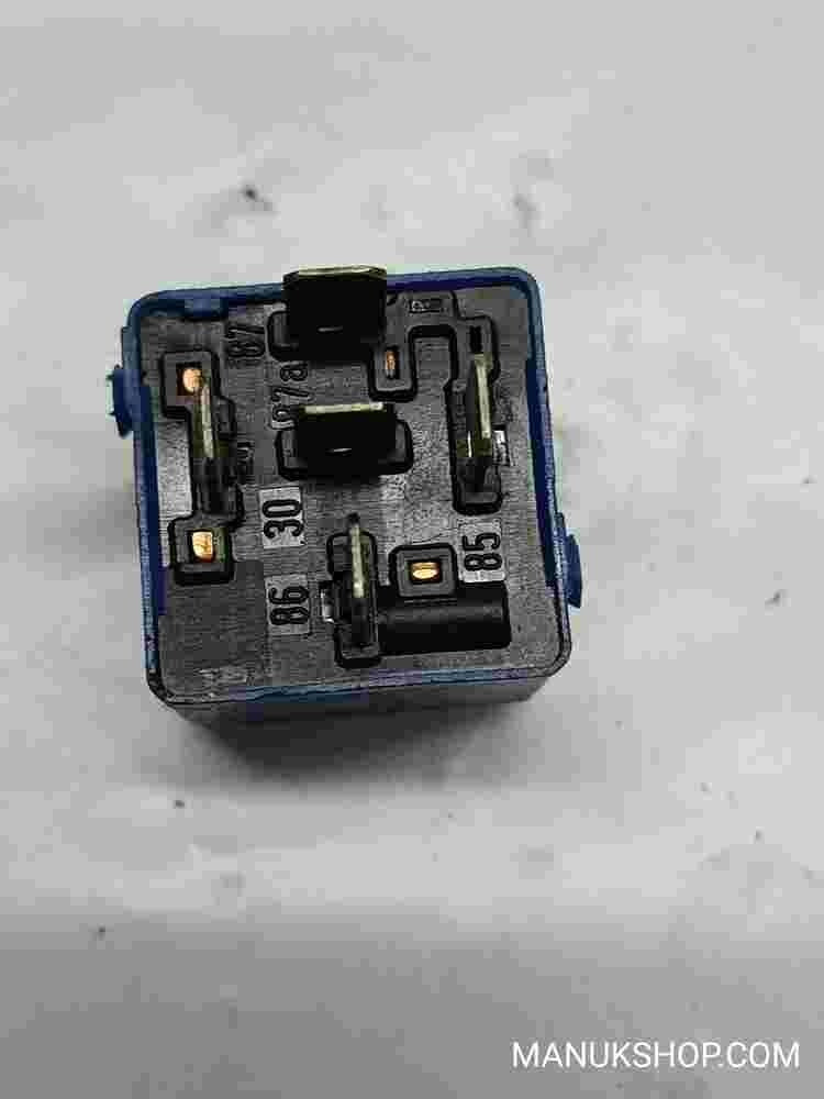 Warnblinker Relais BMW E30 E34 525i 530i 735 61311378786 61.31-1378 786 899507