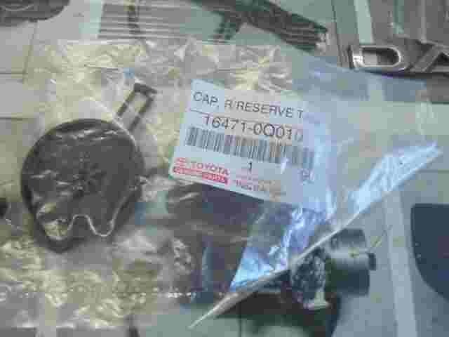 Cap Radiator Reserve Tank  Lexus Toyota Aygo  164710Q010  16471-0Q010