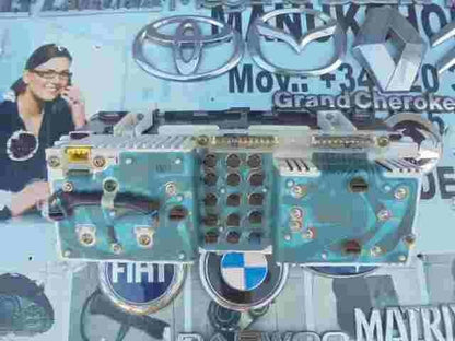 Kombiinstrument Tacho Land Range Rover 1 I PRC8417 LR0002001 LR0002002