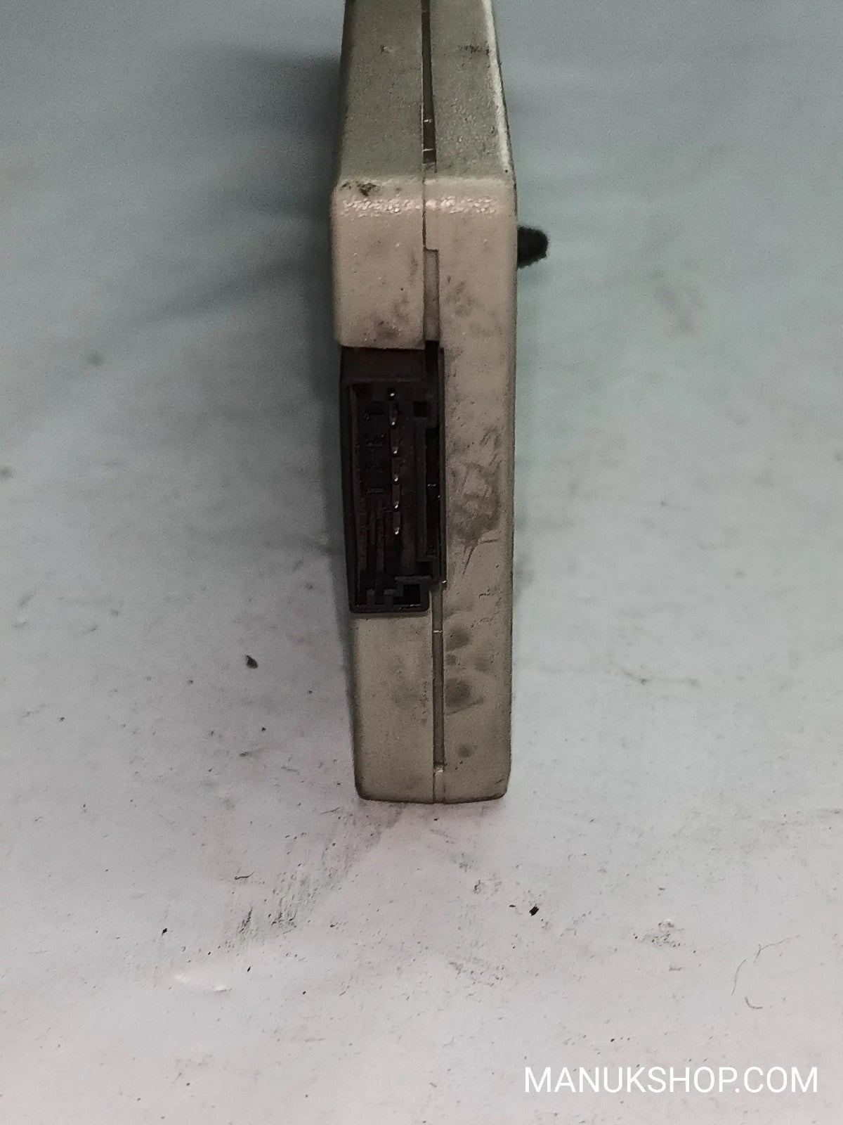Antennenverstärker BMW E90 E92  AV 918765801  11-10 213675 10